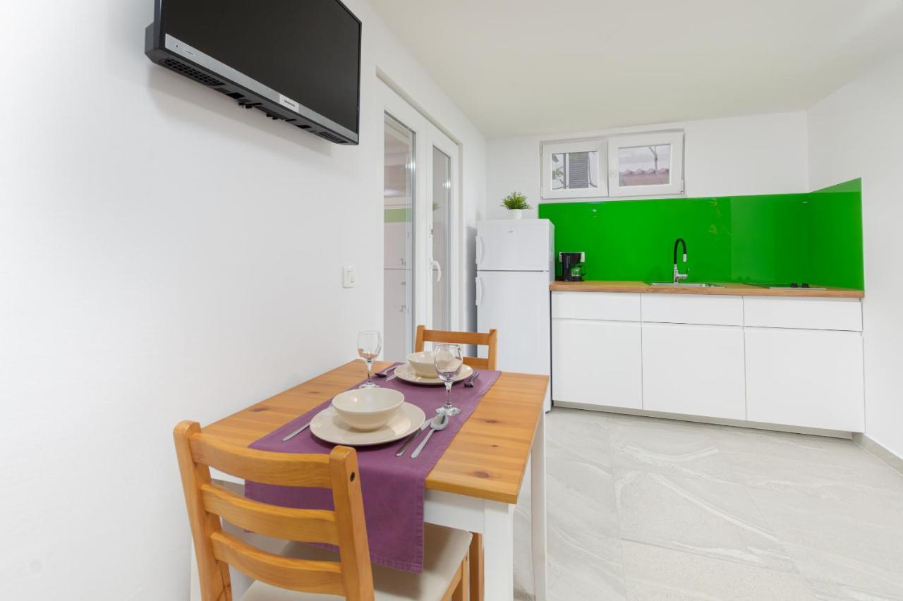 Studio Apartment Mali Medulin Exteriör bild