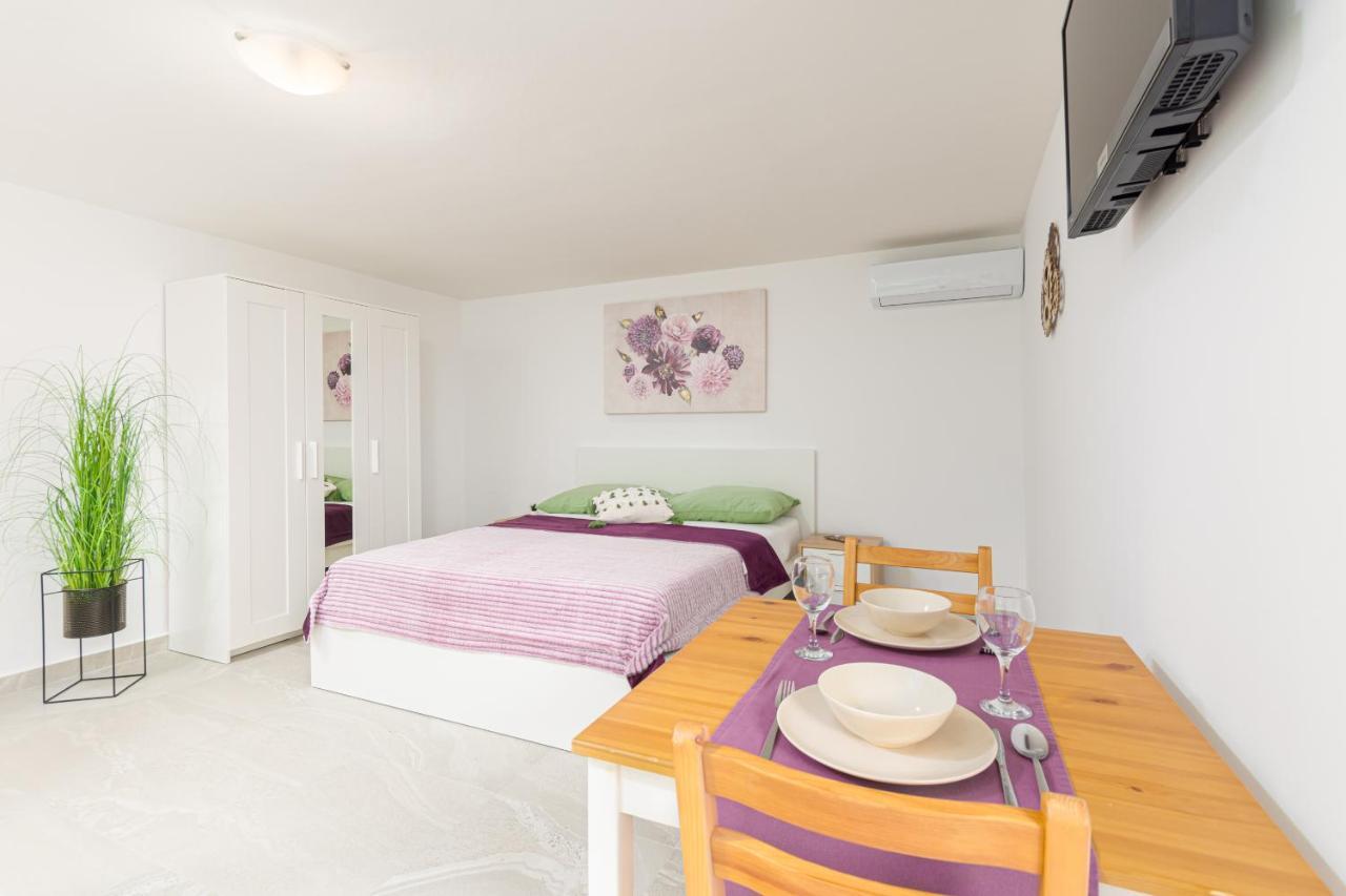 Studio Apartment Mali Medulin Exteriör bild