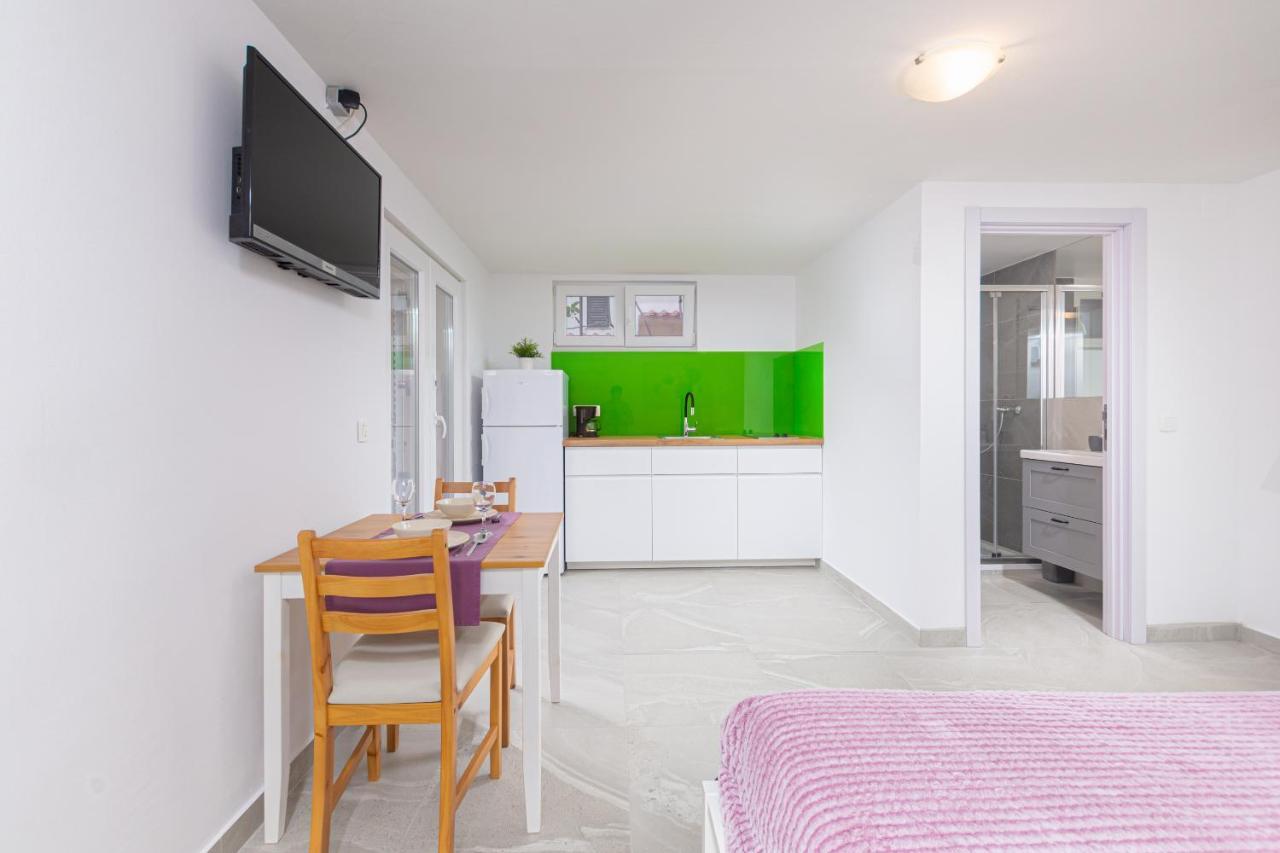 Studio Apartment Mali Medulin Exteriör bild